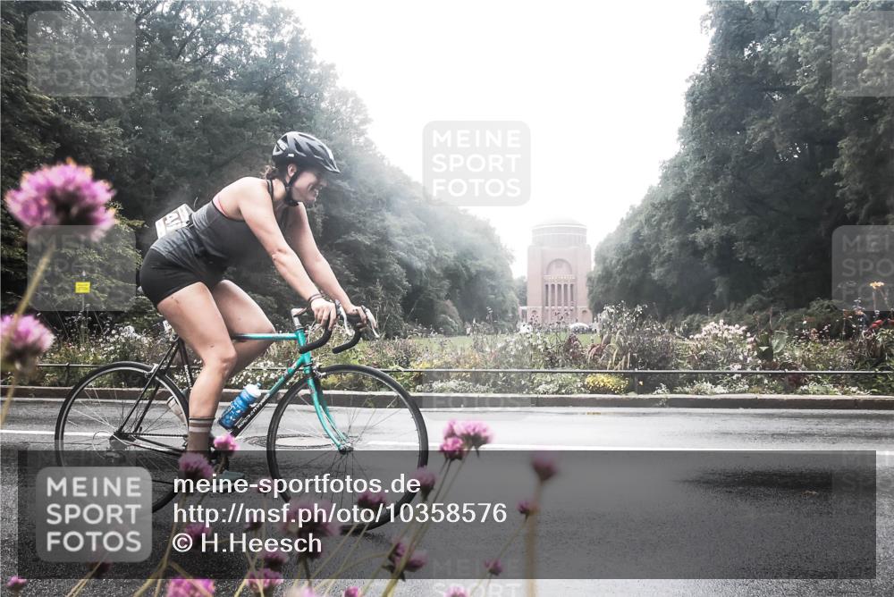 13.09.2026 - Stadtparktriathlon H.Heesch http://msf.ph/oto/10358576 13.09.2026 13:20:55 Radfahren 1346, 1377, 1378, 1436 meine-sportfotos.de