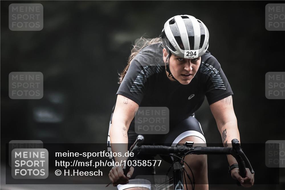 13.09.2026 - Stadtparktriathlon H.Heesch http://msf.ph/oto/10358577 13.09.2026 09:54:57 Radfahren 237, 245, 253, 294, 316, 335 meine-sportfotos.de