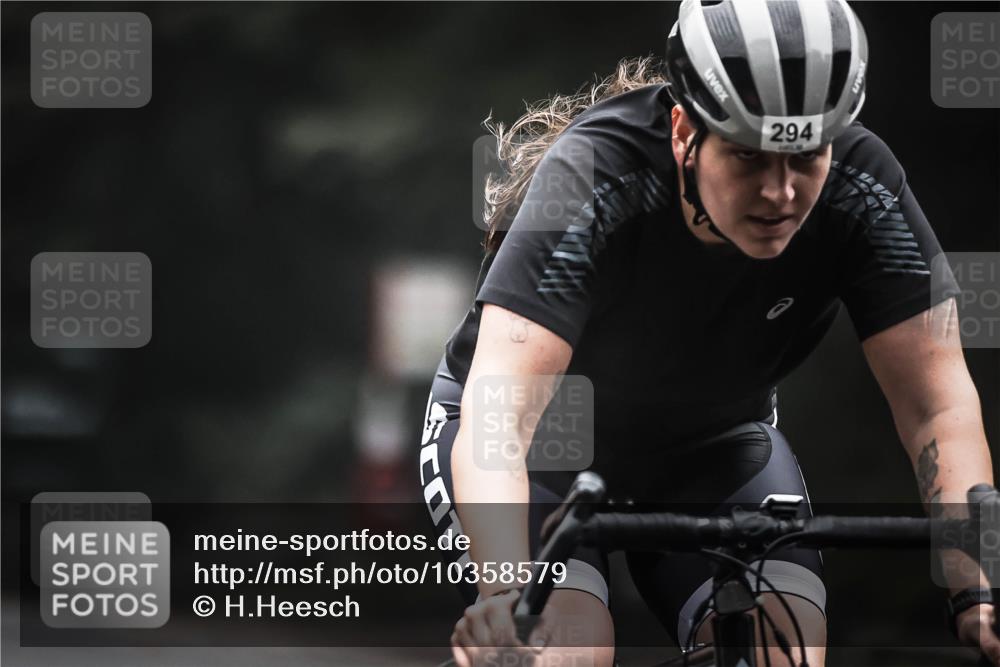 13.09.2026 - Stadtparktriathlon H.Heesch http://msf.ph/oto/10358579 13.09.2026 09:54:57 Radfahren 237, 245, 253, 294, 316, 335 meine-sportfotos.de