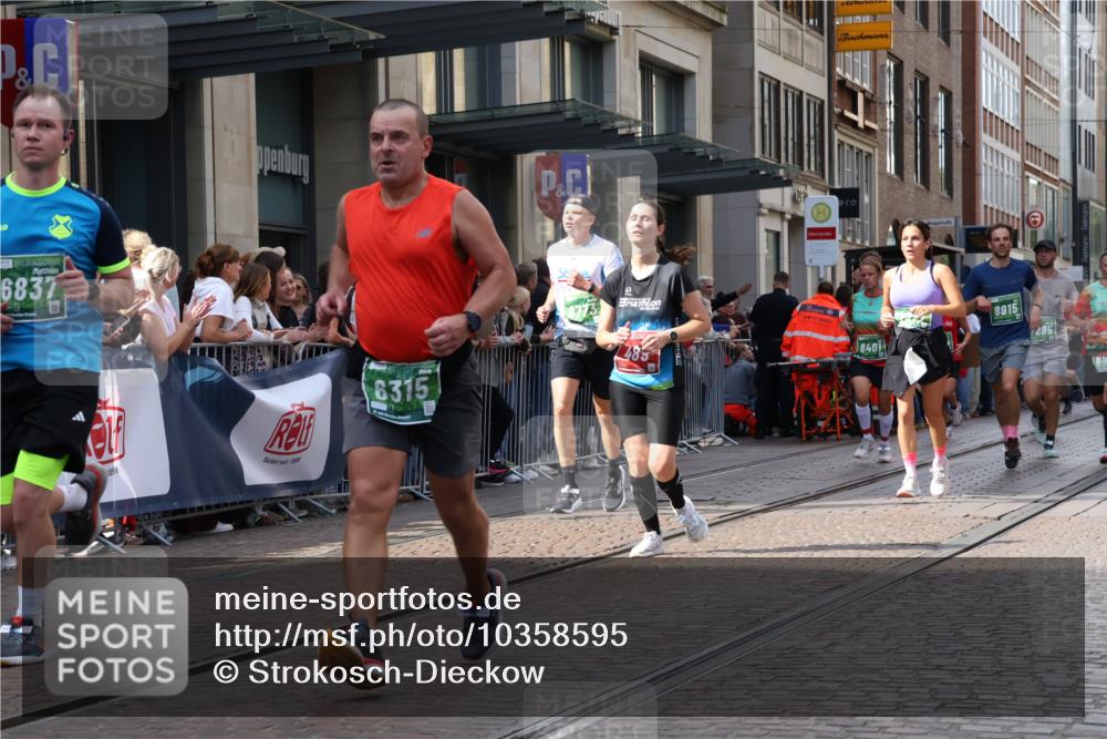 13.09.2026 - 21. swb-Marathon Bremen Strokosch-Dieckow http://msf.ph/oto/10358595 13.09.2026 13:35:04 Ziel 536, 1150, 2003, 2041, 2090, 2318, 2356, 2366, 2625, 2866, 3055, 3311, 3621, 3916, 4062, 4326, 4635, 4985, 5016, 5661, 6315, 6320, 6418, 6750, 6837, 7285, 7305, 7377, 7657, 7703, 7998, 8300, 8328, 8401, 8530, 8773, 8915, 9017, 9526, 9527, 9845, 9887, 489, 1210, 2413, 2430, 2492, 2525, 2561, 2755, 3063, 3181, 3217, 3353, 3380, 3768, 3842, 4487, 5125, 5415, 5647, 5684, 6085, 6391, 6403, 6627, 6655, 6756, 7123, 7405, 7750, 8515, 9017 meine-sportfotos.de