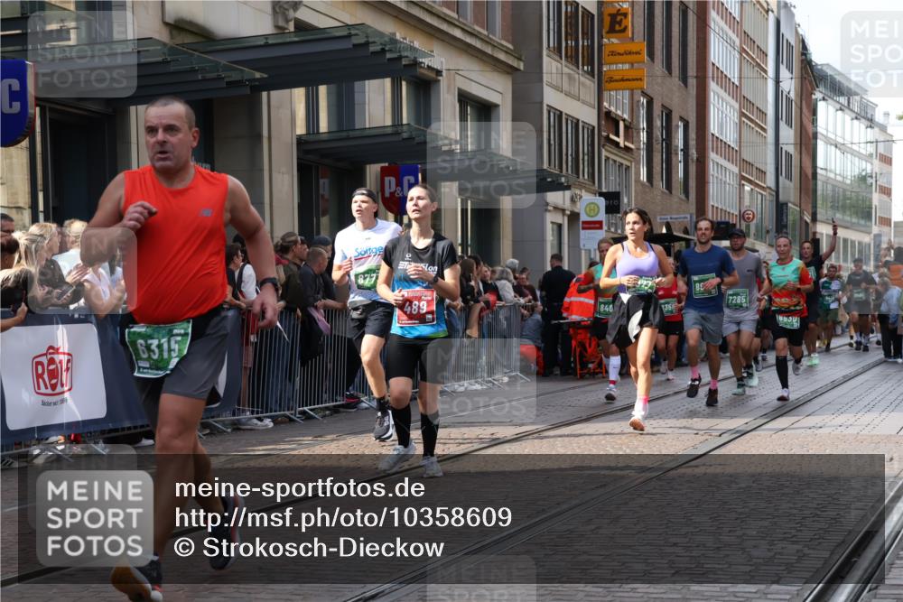 13.09.2026 - 21. swb-Marathon Bremen Strokosch-Dieckow http://msf.ph/oto/10358609 13.09.2026 13:35:05 Ziel 536, 1150, 2003, 2041, 2090, 2318, 2356, 2366, 2625, 2866, 3055, 3311, 3621, 3916, 4062, 4326, 4635, 4985, 5016, 5661, 6315, 6320, 6418, 6750, 6837, 7285, 7305, 7377, 7657, 7703, 7998, 8300, 8328, 8401, 8530, 8773, 8915, 9526, 9527, 9845, 9887, 489, 1210, 2366, 2413, 2430, 2492, 2525, 2561, 2755, 3063, 3181, 3217, 3353, 3380, 3768, 3842, 4487, 5125, 5415, 5647, 5684, 6085, 6391, 6403, 6627, 6655, 6756, 7123, 7405, 7657, 7750, 8515, 9017 meine-sportfotos.de