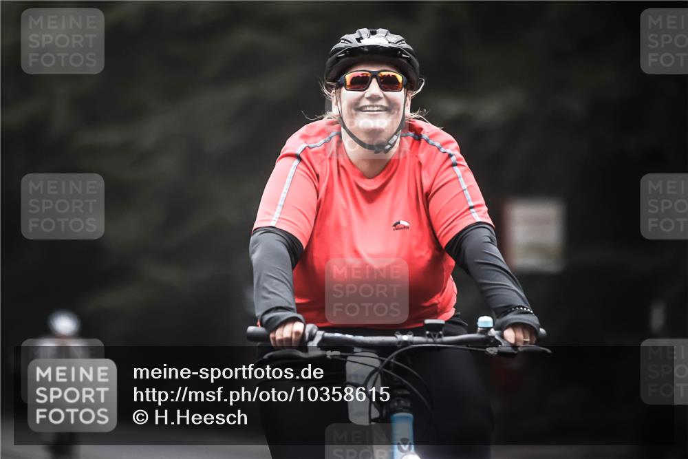 13.09.2026 - Stadtparktriathlon H.Heesch http://msf.ph/oto/10358615 13.09.2026 09:55:10 Radfahren 218, 250, 254, 268, 278, 303 meine-sportfotos.de