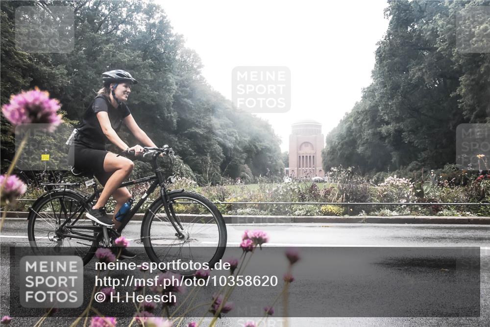 13.09.2026 - Stadtparktriathlon H.Heesch http://msf.ph/oto/10358620 13.09.2026 13:21:16 Radfahren 1216, 1386, 1460 meine-sportfotos.de