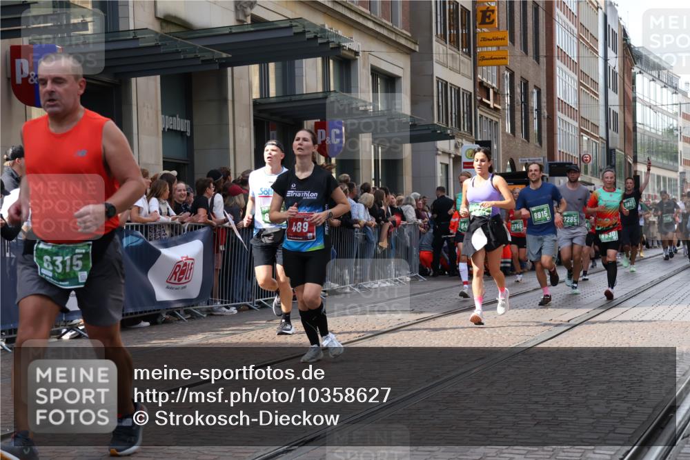 13.09.2026 - 21. swb-Marathon Bremen Strokosch-Dieckow http://msf.ph/oto/10358627 13.09.2026 13:35:05 Ziel 536, 1150, 2003, 2041, 2090, 2318, 2356, 2366, 2625, 2866, 3055, 3311, 3621, 3916, 4062, 4326, 4635, 4985, 5016, 5661, 6315, 6320, 6418, 6750, 6837, 7285, 7305, 7377, 7657, 7703, 7998, 8300, 8328, 8401, 8530, 8773, 8915, 9526, 9527, 9845, 9887, 489, 1210, 2366, 2413, 2430, 2492, 2525, 2561, 2755, 3063, 3181, 3217, 3353, 3380, 3768, 3842, 4487, 5125, 5415, 5647, 5684, 6085, 6391, 6403, 6627, 6655, 6756, 7123, 7405, 7657, 7750, 8515, 9017 meine-sportfotos.de