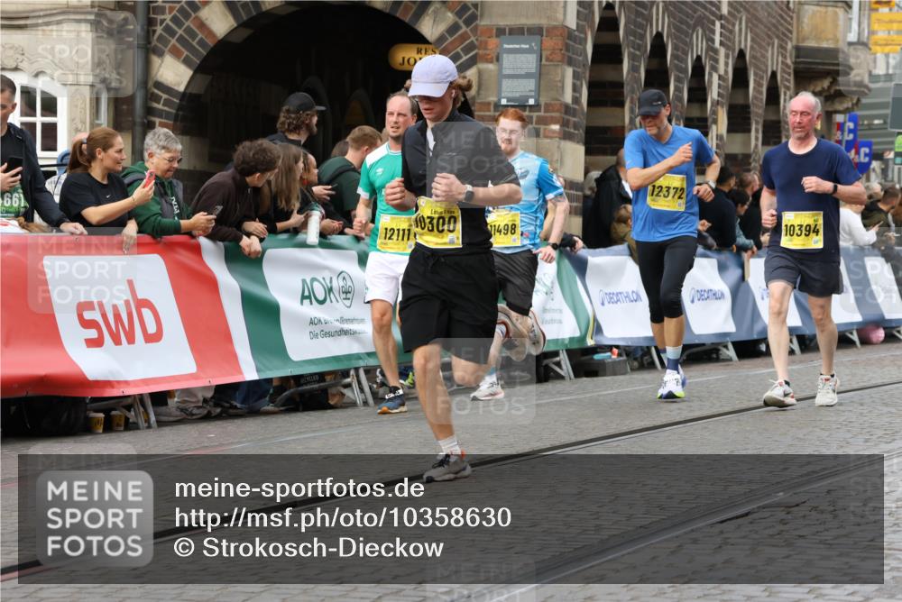 13.09.2026 - 21. swb-Marathon Bremen Strokosch-Dieckow http://msf.ph/oto/10358630 13.09.2026 10:57:35 Ziel 10166, 10226, 10517, 10518, 10578, 10687, 10700, 10772, 10969, 11236, 11292, 11484, 11609, 11667, 12263, 12382, 12383, 12400, 12411, 10460, 10707, 10728, 11153, 11245, 11532, 11568, 11856, 12222, 12228, 12231, 12264, 12427, 12555 meine-sportfotos.de