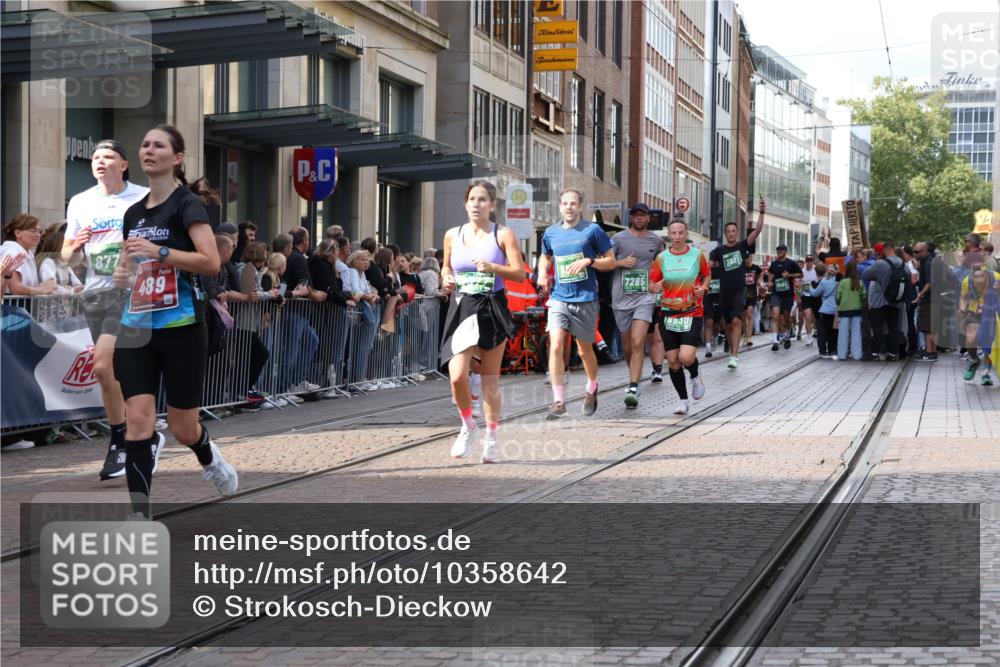 13.09.2026 - 21. swb-Marathon Bremen Strokosch-Dieckow http://msf.ph/oto/10358642 13.09.2026 13:35:05 Ziel 536, 1150, 2003, 2041, 2090, 2318, 2356, 2366, 2625, 2866, 3055, 3311, 3621, 3916, 4062, 4326, 4635, 4985, 5016, 5661, 6315, 6320, 6418, 6750, 6837, 7285, 7305, 7377, 7657, 7703, 7998, 8300, 8328, 8401, 8530, 8773, 8915, 9526, 9527, 9845, 9887, 489, 1210, 2366, 2413, 2430, 2492, 2525, 2561, 2755, 3063, 3181, 3217, 3353, 3380, 3768, 3842, 4487, 5125, 5415, 5647, 5684, 6085, 6391, 6403, 6627, 6655, 6756, 7123, 7405, 7657, 7750, 8515, 9017 meine-sportfotos.de