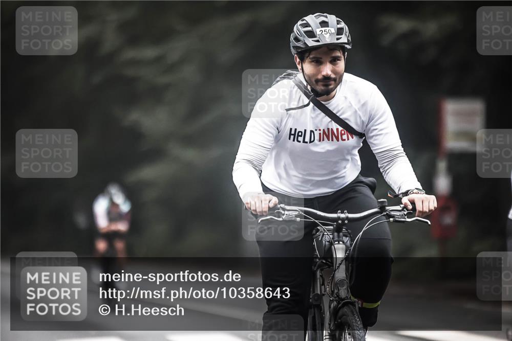 13.09.2026 - Stadtparktriathlon H.Heesch http://msf.ph/oto/10358643 13.09.2026 09:55:13 Radfahren 210, 218, 250, 254, 268, 278, 320 meine-sportfotos.de