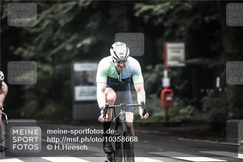 13.09.2026 - Stadtparktriathlon H.Heesch http://msf.ph/oto/10358668 13.09.2026 11:12:12 Radfahren 506, 519, 598, 600, 700 meine-sportfotos.de