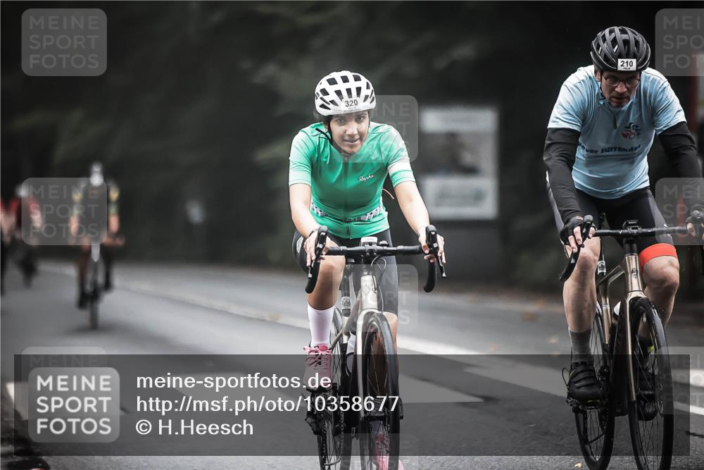 13.09.2026 - Stadtparktriathlon H.Heesch http://msf.ph/oto/10358677 13.09.2026 09:55:18 Radfahren 210, 218, 250, 254, 268, 281, 320, 327, 338 meine-sportfotos.de