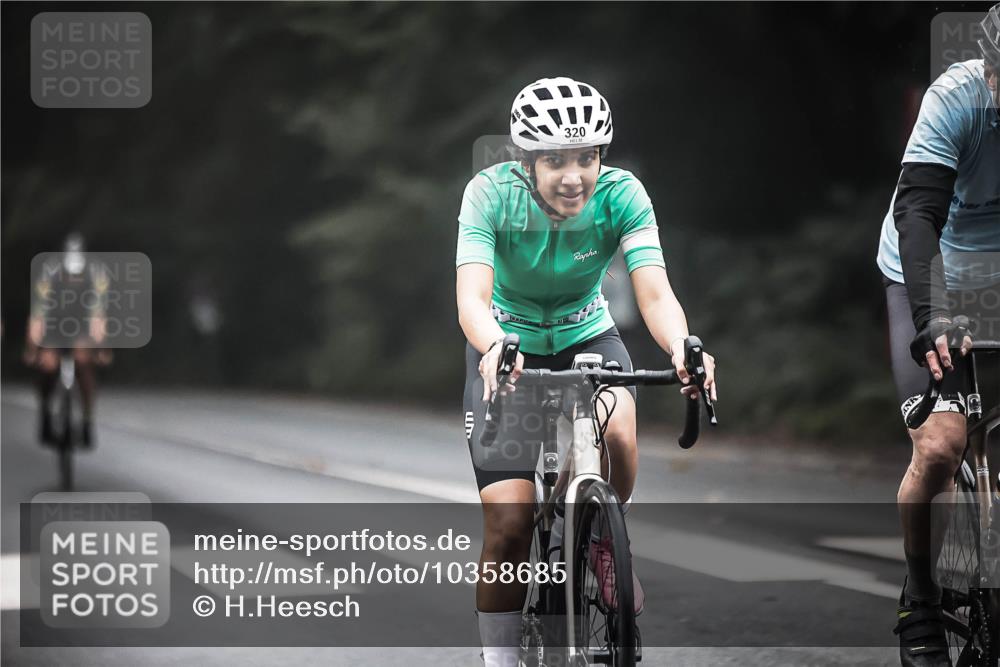 13.09.2026 - Stadtparktriathlon H.Heesch http://msf.ph/oto/10358685 13.09.2026 09:55:18 Radfahren 210, 218, 250, 254, 268, 281, 320, 327, 338 meine-sportfotos.de