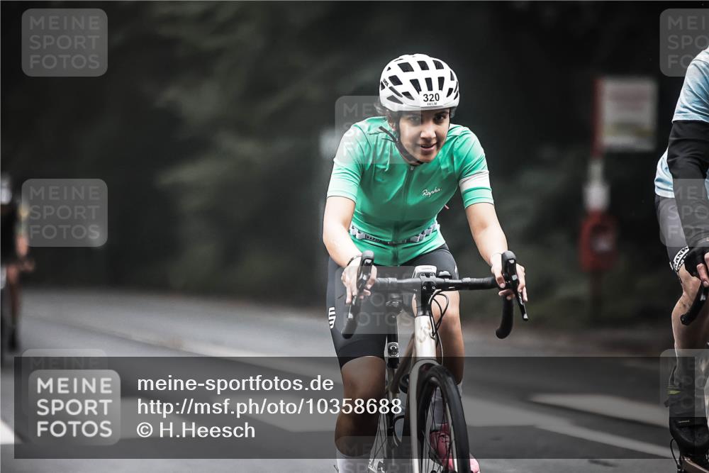 13.09.2026 - Stadtparktriathlon H.Heesch http://msf.ph/oto/10358688 13.09.2026 09:55:19 Radfahren 210, 218, 254, 281, 297, 320, 327, 338 meine-sportfotos.de