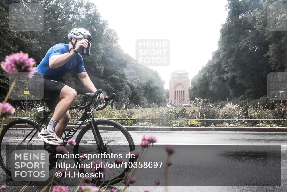 13.09.2026 - Stadtparktriathlon H.Heesch http://msf.ph/oto/10358697 13.09.2026 13:21:36 Radfahren 1353, 1464, 1511 meine-sportfotos.de