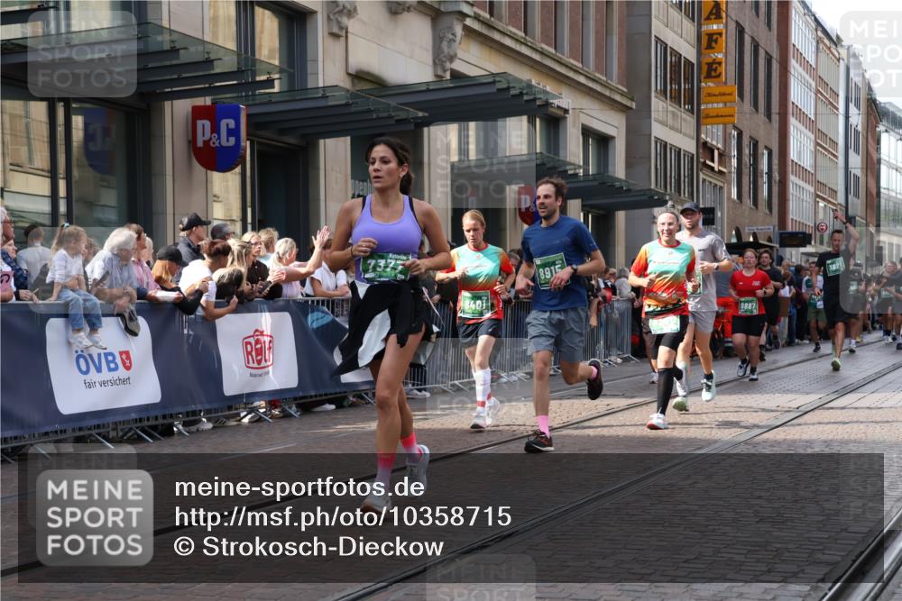 13.09.2026 - 21. swb-Marathon Bremen Strokosch-Dieckow http://msf.ph/oto/10358715 13.09.2026 13:35:07 Ziel 156, 536, 1150, 2003, 2041, 2090, 2318, 2356, 2625, 2866, 3055, 3311, 3621, 3916, 4062, 4326, 4635, 4985, 5016, 5661, 6315, 6320, 6418, 6465, 6466, 6750, 6837, 7285, 7305, 7377, 7597, 7700, 7703, 8300, 8401, 8530, 8773, 8915, 9526, 9527, 9845, 9887, 489, 536, 1210, 2366, 2413, 2430, 2492, 2525, 2561, 2755, 3063, 3181, 3217, 3353, 3380, 3768, 4487, 5125, 5415, 5647, 5684, 6085, 6391, 6403, 6627, 6655, 6750, 6756, 7123, 7405, 7657, 7750, 8515, 9017 meine-sportfotos.de