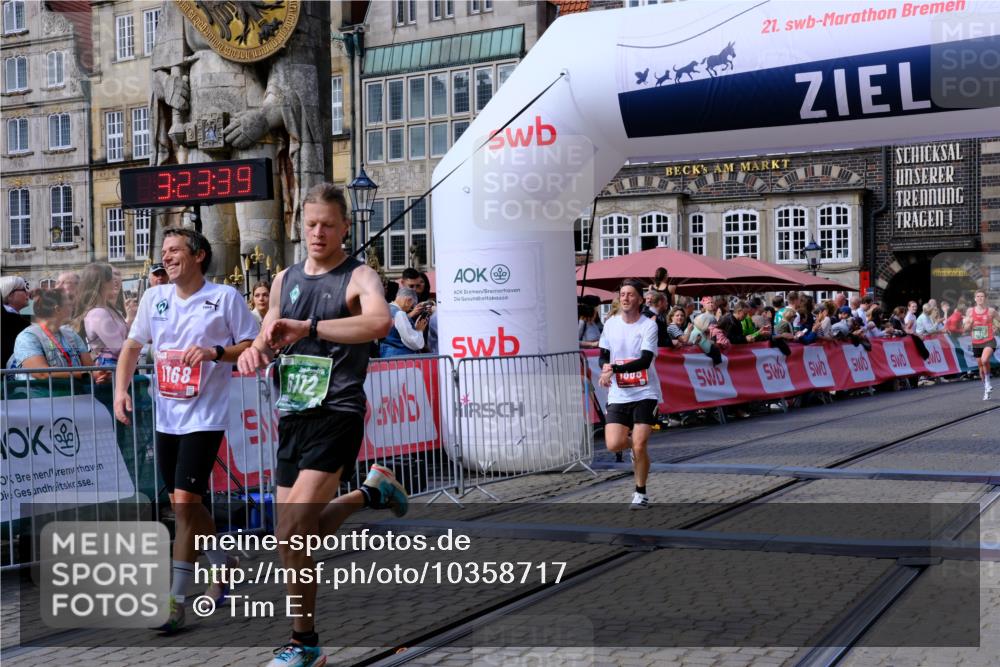13.09.2026 - 21. swb-Marathon Bremen Tim E. http://msf.ph/oto/10358717 13.09.2026 12:54:27 Ziel 1256, 1629, 6112, 9399, 9617 meine-sportfotos.de