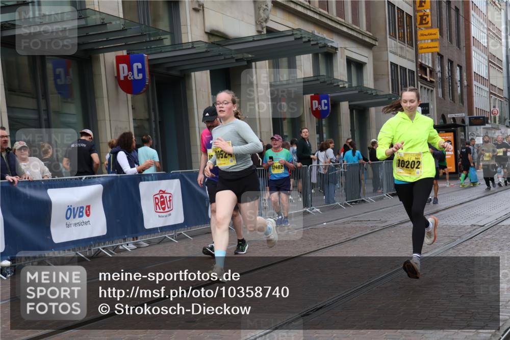 13.09.2026 - 21. swb-Marathon Bremen Strokosch-Dieckow http://msf.ph/oto/10358740 13.09.2026 11:18:58 Ziel 10004, 10629, 10933, 11050, 11760, 12224, 12462, 10005, 10202, 10264, 10344, 10524, 10568, 10997, 11443, 11629, 11794, 12090, 12422 meine-sportfotos.de