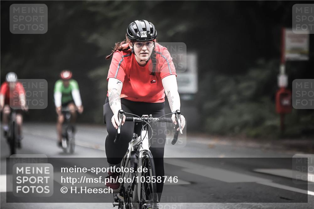 13.09.2026 - Stadtparktriathlon H.Heesch http://msf.ph/oto/10358746 13.09.2026 09:55:23 Radfahren 210, 281, 283, 297, 320, 327, 338 meine-sportfotos.de