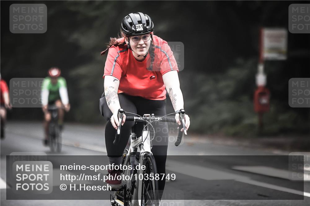 13.09.2026 - Stadtparktriathlon H.Heesch http://msf.ph/oto/10358749 13.09.2026 09:55:23 Radfahren 210, 281, 283, 297, 320, 327, 338 meine-sportfotos.de