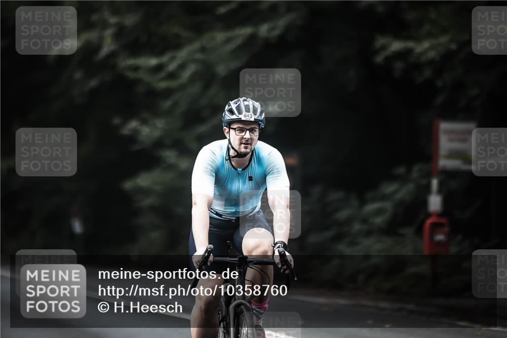 13.09.2026 - Stadtparktriathlon H.Heesch http://msf.ph/oto/10358760 13.09.2026 11:12:21 Radfahren 519, 643 meine-sportfotos.de