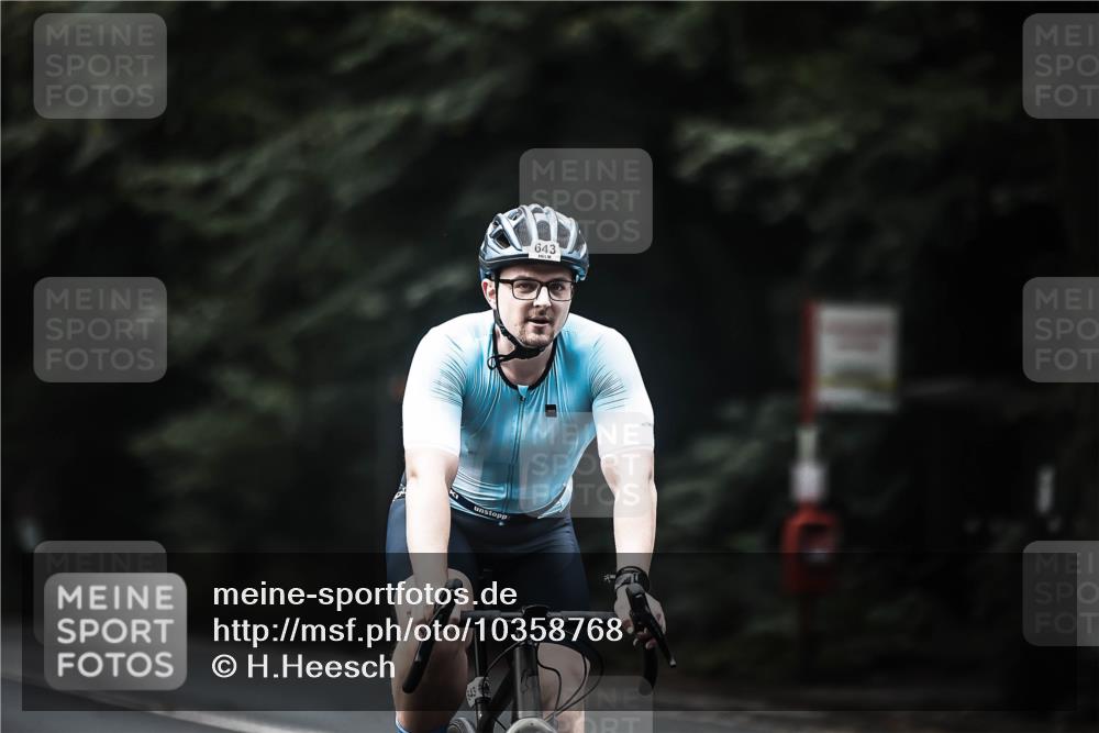 13.09.2026 - Stadtparktriathlon H.Heesch http://msf.ph/oto/10358768 13.09.2026 11:12:21 Radfahren 519, 643 meine-sportfotos.de