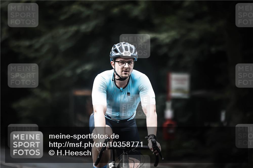 13.09.2026 - Stadtparktriathlon H.Heesch http://msf.ph/oto/10358771 13.09.2026 11:12:21 Radfahren 519, 643 meine-sportfotos.de