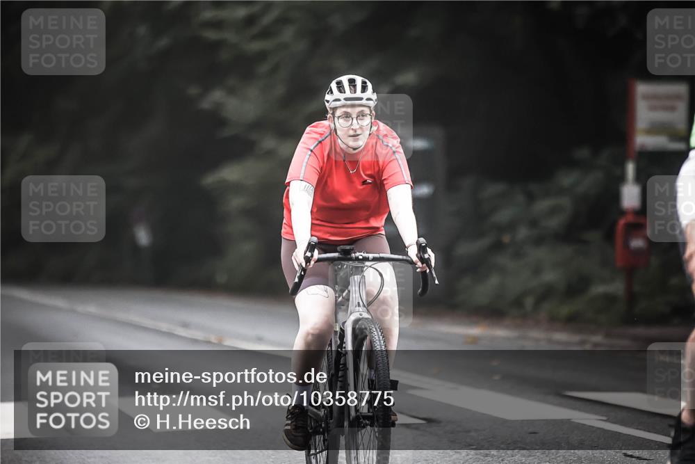 13.09.2026 - Stadtparktriathlon H.Heesch http://msf.ph/oto/10358775 13.09.2026 09:55:26 Radfahren 211, 281, 283, 297, 327, 330, 338 meine-sportfotos.de