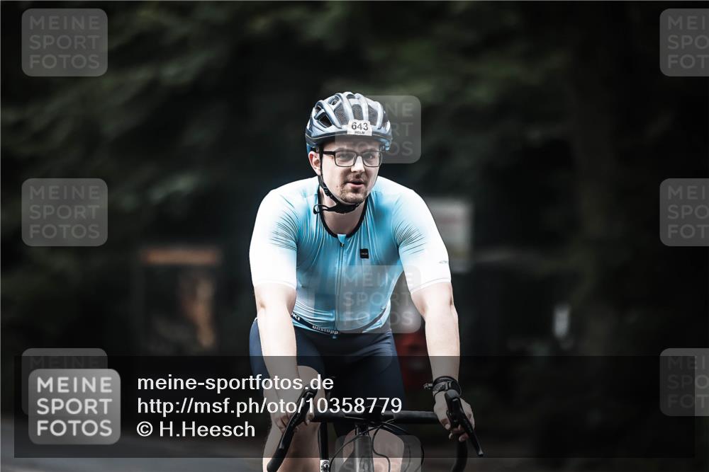 13.09.2026 - Stadtparktriathlon H.Heesch http://msf.ph/oto/10358779 13.09.2026 11:12:22 Radfahren 643 meine-sportfotos.de