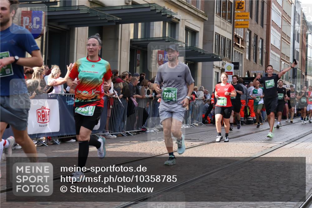 13.09.2026 - 21. swb-Marathon Bremen Strokosch-Dieckow http://msf.ph/oto/10358785 13.09.2026 13:35:09 Ziel 156, 1150, 2003, 2041, 2090, 2318, 2356, 2625, 2866, 3055, 3311, 3621, 3916, 4062, 4326, 4635, 4985, 5016, 5661, 6315, 6320, 6418, 6465, 6466, 6644, 6837, 7285, 7305, 7377, 7597, 7700, 7703, 8300, 8401, 8530, 8773, 8915, 9526, 9527, 9845, 9887, 489, 536, 1210, 2366, 2413, 2430, 2492, 2561, 2755, 3063, 3181, 3217, 3768, 4487, 4985, 5125, 5415, 5647, 5684, 6085, 6391, 6403, 6627, 6655, 6750, 6756, 7123, 7405, 7657, 7750, 8515, 9017 meine-sportfotos.de