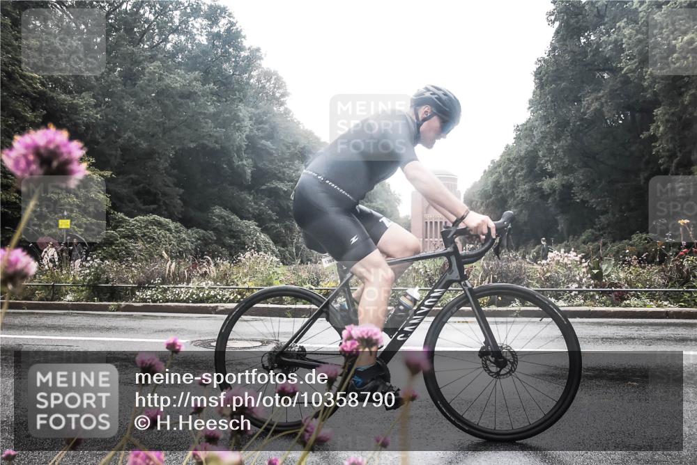 13.09.2026 - Stadtparktriathlon H.Heesch http://msf.ph/oto/10358790 13.09.2026 13:22:09 Radfahren 1257, 1360, 1484 meine-sportfotos.de
