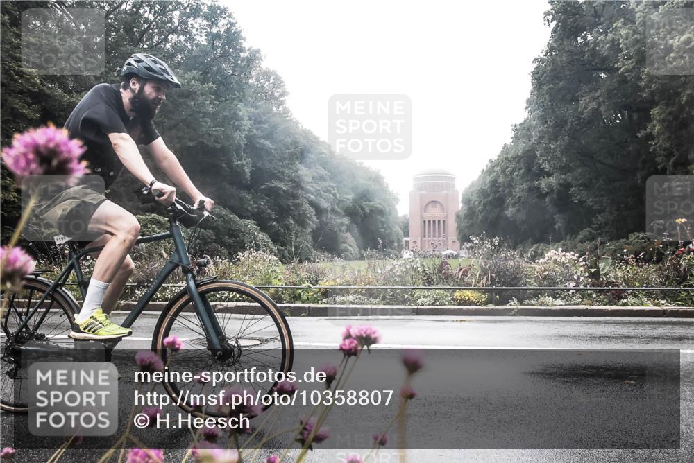 13.09.2026 - Stadtparktriathlon H.Heesch http://msf.ph/oto/10358807 13.09.2026 13:22:23 Radfahren 1195 meine-sportfotos.de