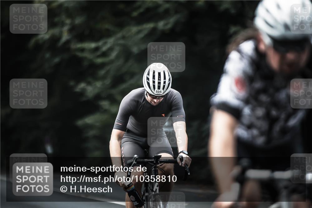 13.09.2026 - Stadtparktriathlon H.Heesch http://msf.ph/oto/10358810 13.09.2026 11:12:30 Radfahren 508, 595, 619, 664 meine-sportfotos.de