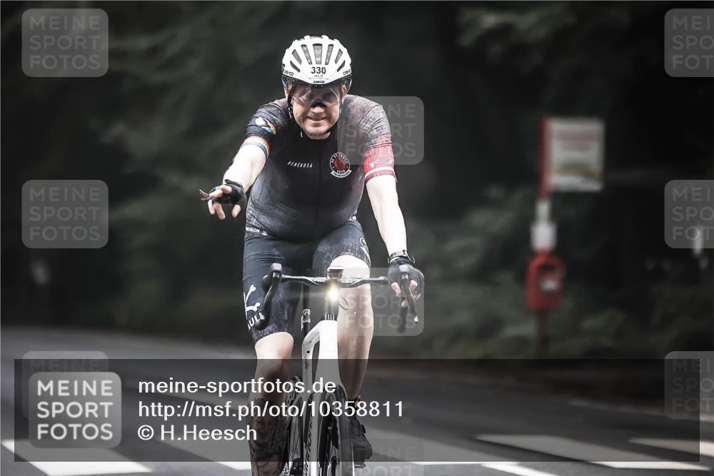 13.09.2026 - Stadtparktriathlon H.Heesch http://msf.ph/oto/10358811 13.09.2026 09:55:31 Radfahren 211, 283, 297, 330 meine-sportfotos.de