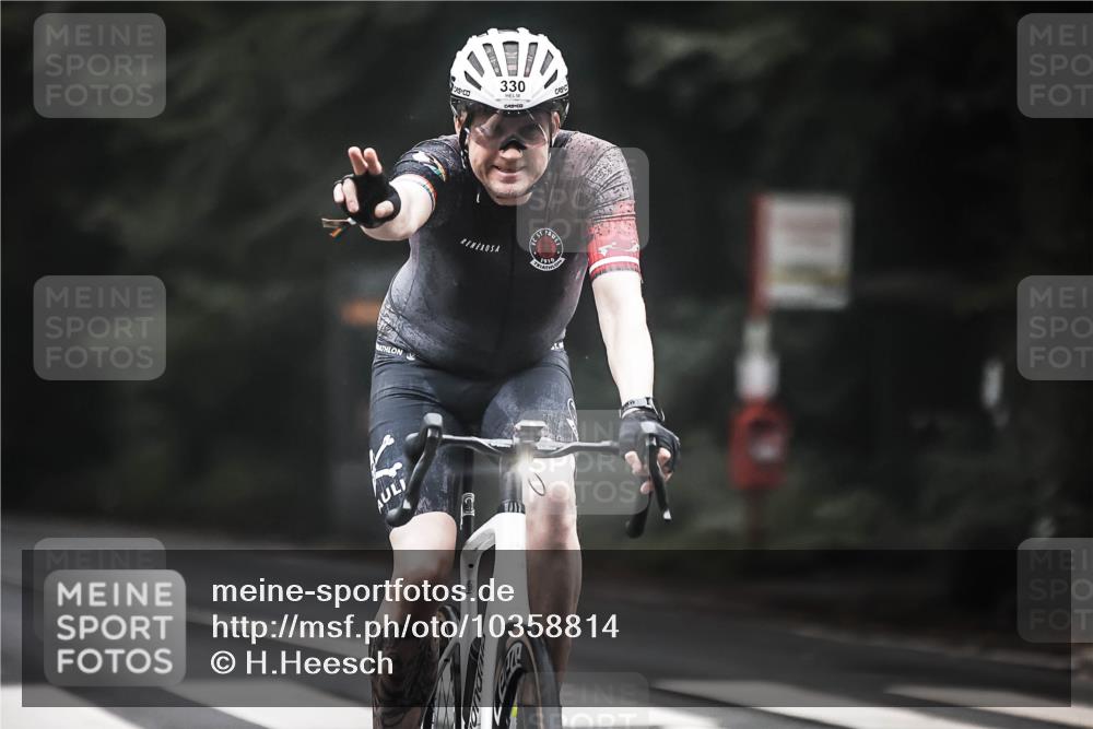 13.09.2026 - Stadtparktriathlon H.Heesch http://msf.ph/oto/10358814 13.09.2026 09:55:31 Radfahren 211, 283, 297, 330 meine-sportfotos.de
