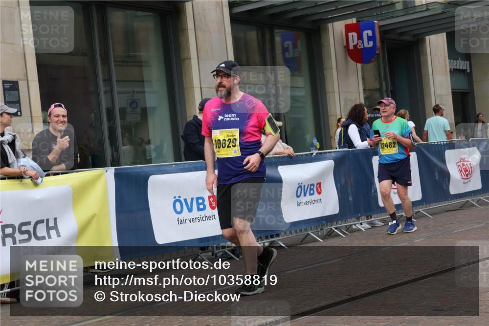 13.09.2026 - 21. swb-Marathon Bremen Strokosch-Dieckow http://msf.ph/oto/10358819 13.09.2026 11:19:00 Ziel 10004, 10629, 10933, 11050, 11760, 12224, 12462, 10005, 10202, 10264, 10344, 10524, 10568, 11443, 11629, 11794, 12090, 12422 meine-sportfotos.de