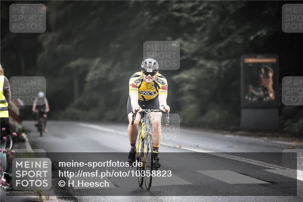 13.09.2026 - Stadtparktriathlon H.Heesch http://msf.ph/oto/10358823 13.09.2026 09:55:33 Radfahren 211, 319, 330 meine-sportfotos.de