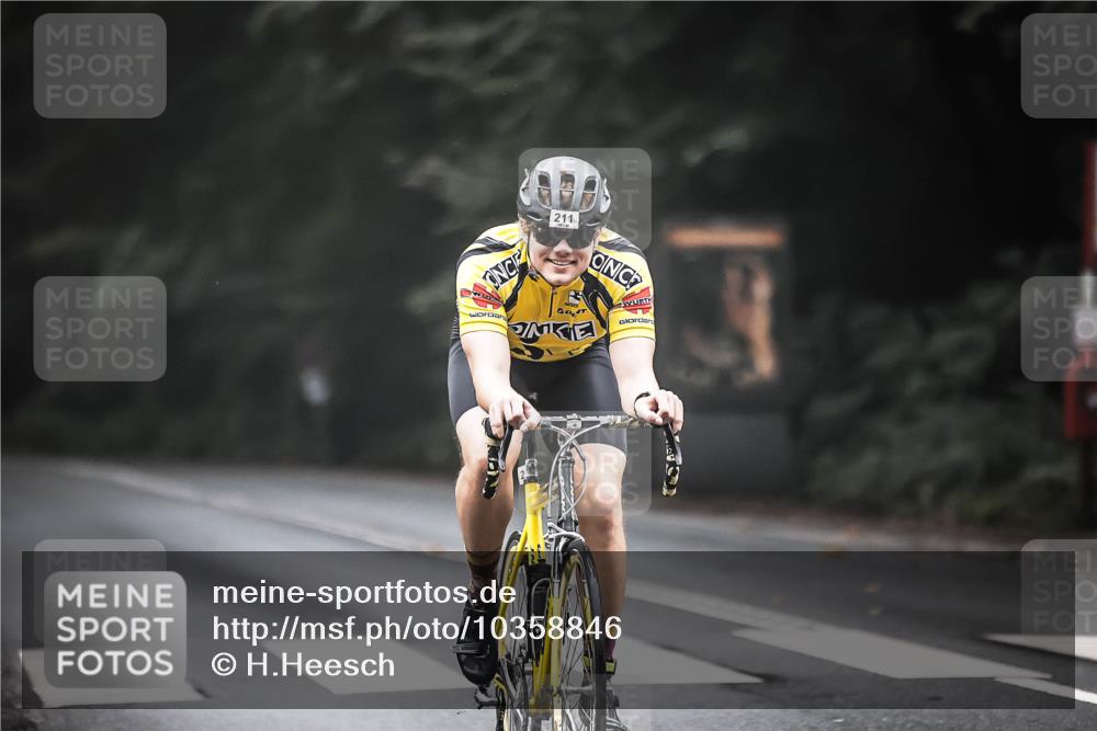 13.09.2026 - Stadtparktriathlon H.Heesch http://msf.ph/oto/10358846 13.09.2026 09:55:33 Radfahren 211, 319, 330 meine-sportfotos.de
