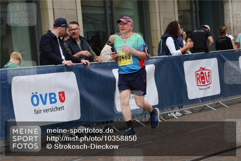 13.09.2026 - 21. swb-Marathon Bremen Strokosch-Dieckow http://msf.ph/oto/10358850 13.09.2026 11:19:01 Ziel 10004, 10629, 10933, 11050, 11760, 12224, 12462, 10005, 10202, 10264, 10344, 10524, 10568, 11443, 11629, 11794, 12090, 12422 meine-sportfotos.de