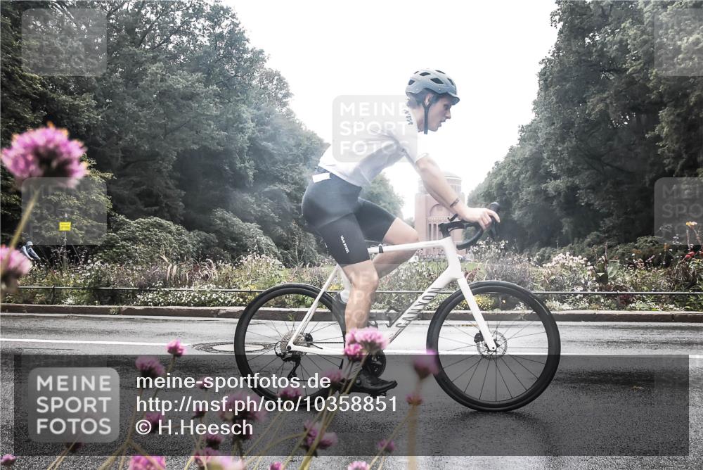 13.09.2026 - Stadtparktriathlon H.Heesch http://msf.ph/oto/10358851 13.09.2026 13:22:58 Radfahren 1310, 1510 meine-sportfotos.de