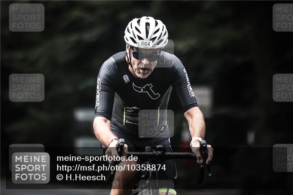 13.09.2026 - Stadtparktriathlon H.Heesch http://msf.ph/oto/10358874 13.09.2026 11:12:36 Radfahren 619, 664, 670 meine-sportfotos.de