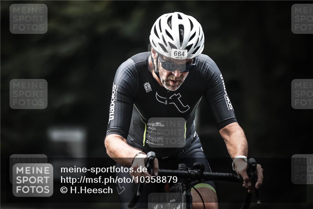 13.09.2026 - Stadtparktriathlon H.Heesch http://msf.ph/oto/10358879 13.09.2026 11:12:36 Radfahren 619, 664, 670 meine-sportfotos.de