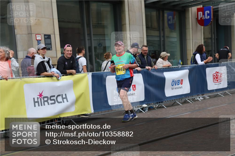 13.09.2026 - 21. swb-Marathon Bremen Strokosch-Dieckow http://msf.ph/oto/10358882 13.09.2026 11:19:02 Ziel 10004, 10629, 10933, 11050, 11760, 12224, 12462, 10005, 10202, 10264, 10344, 10524, 10568, 11443, 11629, 11794, 12090, 12422 meine-sportfotos.de
