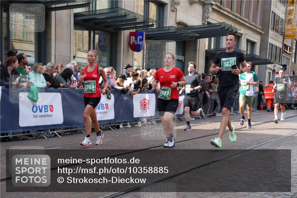 13.09.2026 - 21. swb-Marathon Bremen Strokosch-Dieckow http://msf.ph/oto/10358885 13.09.2026 13:35:12 Ziel 156, 607, 1150, 2003, 2041, 2090, 2318, 2356, 2625, 2866, 3055, 3621, 3704, 4062, 4326, 5308, 5661, 6315, 6320, 6418, 6465, 6466, 6644, 6649, 6837, 7285, 7305, 7377, 7597, 7700, 8401, 8530, 8773, 8816, 8915, 9845, 9862, 9887, 489, 536, 2003, 2366, 2413, 2430, 2492, 2755, 3063, 3181, 3217, 3311, 3768, 3916, 4487, 4635, 4985, 5016, 5125, 5647, 5684, 6085, 6320, 6391, 6403, 6627, 6655, 6750, 6756, 7123, 7405, 7657, 7750, 8515, 9017 meine-sportfotos.de