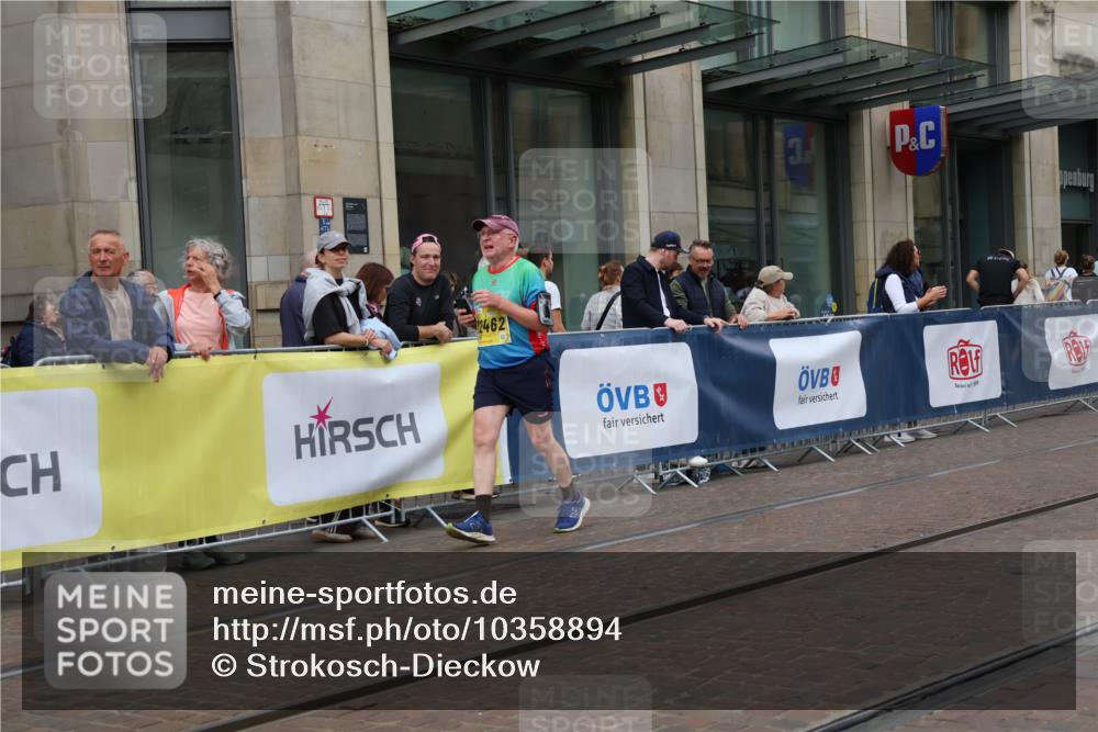 13.09.2026 - 21. swb-Marathon Bremen Strokosch-Dieckow http://msf.ph/oto/10358894 13.09.2026 11:19:02 Ziel 10004, 10629, 10933, 11050, 11760, 12224, 12462, 10005, 10202, 10264, 10344, 10524, 10568, 11443, 11629, 11794, 12090, 12422 meine-sportfotos.de