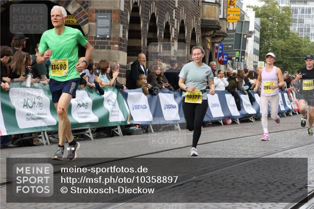 13.09.2026 - 21. swb-Marathon Bremen Strokosch-Dieckow http://msf.ph/oto/10358897 13.09.2026 10:57:40 Ziel 10166, 10226, 10300, 10394, 10517, 10518, 10578, 10687, 10700, 10969, 11236, 11292, 11365, 11484, 11498, 11609, 11667, 11734, 12037, 12111, 12263, 12372, 12382, 12383, 12400, 12411, 10078, 10460, 10565, 10707, 10728, 11153, 11532, 11568, 11824, 11856, 12228, 12231, 12264, 12427, 12551, 12555 meine-sportfotos.de