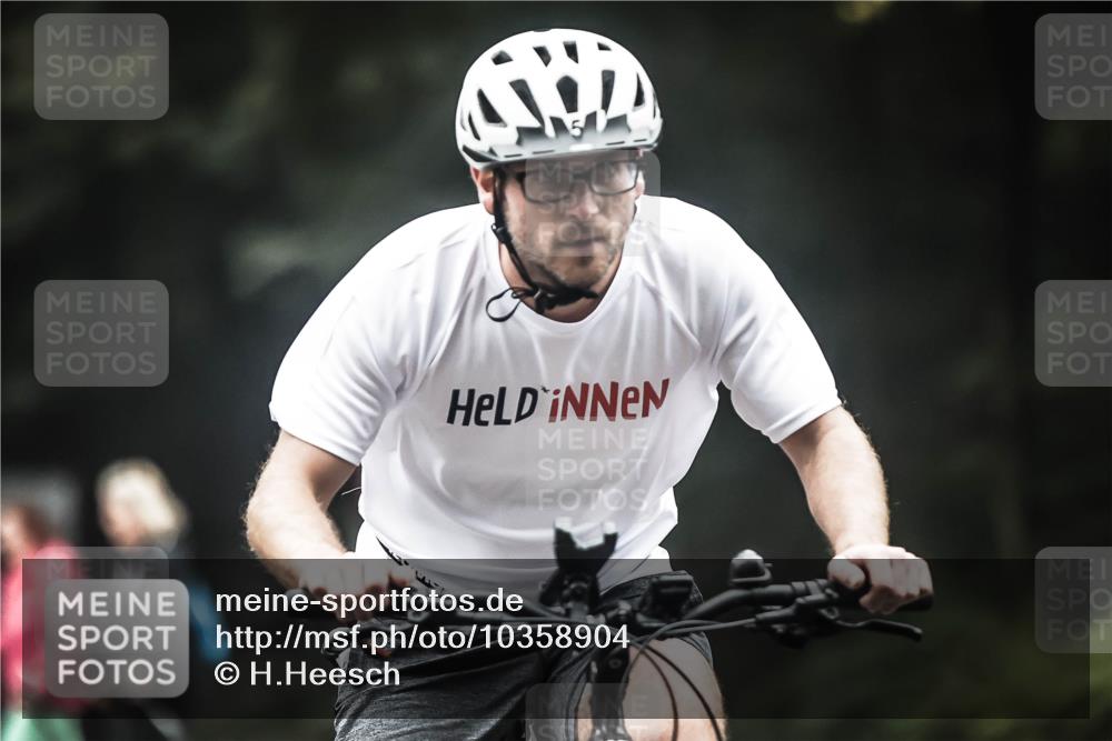 13.09.2026 - Stadtparktriathlon H.Heesch http://msf.ph/oto/10358904 13.09.2026 09:55:47 Radfahren 252 meine-sportfotos.de