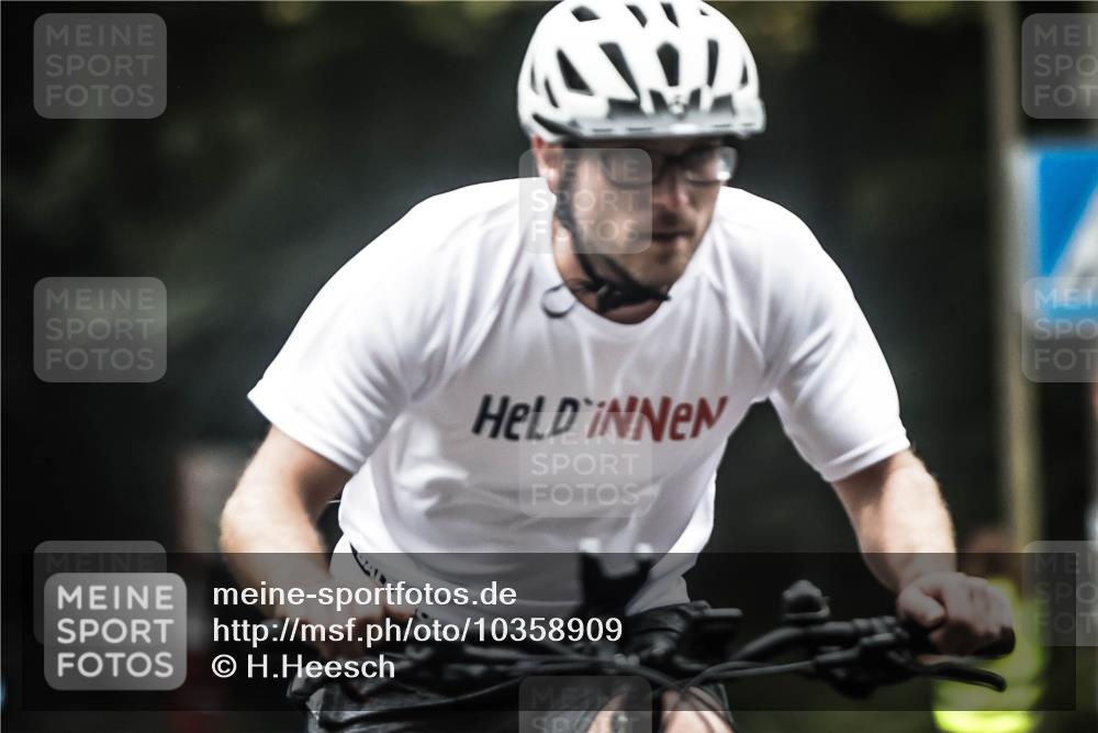 13.09.2026 - Stadtparktriathlon H.Heesch http://msf.ph/oto/10358909 13.09.2026 09:55:47 Radfahren 252 meine-sportfotos.de