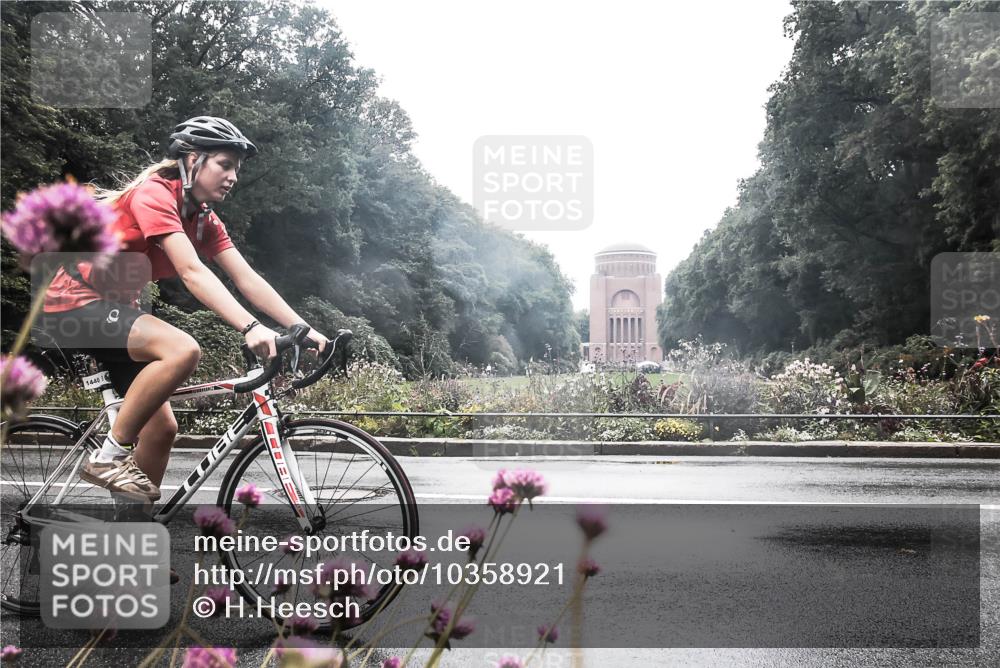 13.09.2026 - Stadtparktriathlon H.Heesch http://msf.ph/oto/10358921 13.09.2026 13:23:33 Radfahren 1440, 1470 meine-sportfotos.de