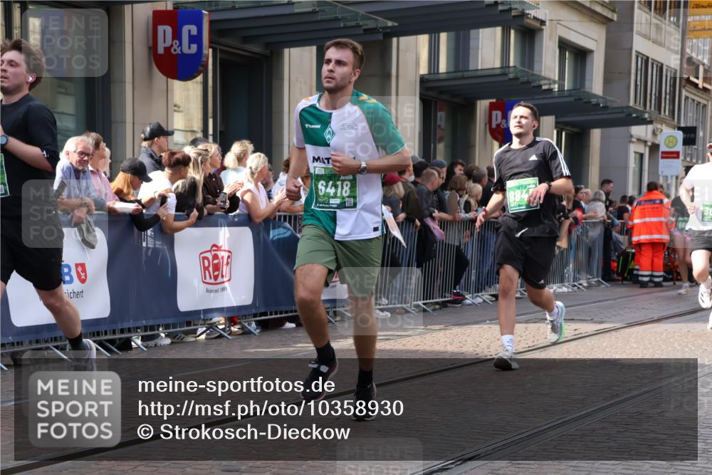 13.09.2026 - 21. swb-Marathon Bremen Strokosch-Dieckow http://msf.ph/oto/10358930 13.09.2026 13:35:13 Ziel 156, 607, 1150, 2041, 2090, 2318, 2356, 2625, 2866, 3055, 3087, 3226, 3621, 3704, 3780, 4062, 4326, 5308, 5661, 6315, 6418, 6465, 6466, 6644, 6649, 6837, 7285, 7305, 7377, 7597, 7675, 7700, 8401, 8530, 8773, 8816, 8915, 9784, 9845, 9862, 9887, 9892, 489, 536, 2003, 2366, 2413, 2430, 2492, 2755, 3063, 3217, 3311, 3768, 3916, 4487, 4635, 4985, 5016, 5125, 5647, 6085, 6320, 6391, 6403, 6627, 6655, 6750, 6756, 7123, 7405, 7657, 7750, 8515, 9017 meine-sportfotos.de