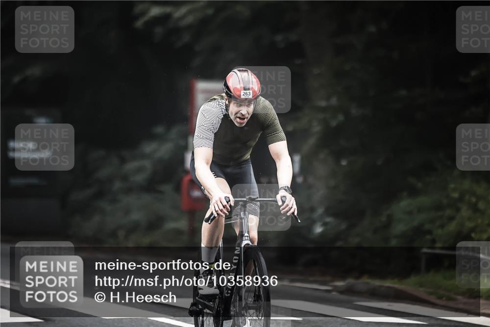 13.09.2026 - Stadtparktriathlon H.Heesch http://msf.ph/oto/10358936 13.09.2026 09:55:57 Radfahren 231, 263, 265 meine-sportfotos.de