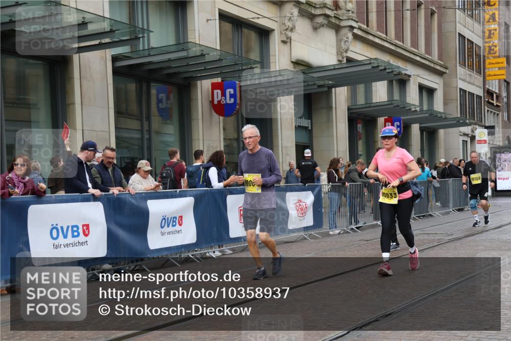 13.09.2026 - 21. swb-Marathon Bremen Strokosch-Dieckow http://msf.ph/oto/10358937 13.09.2026 11:19:06 Ziel 10004, 10629, 10933, 11050, 11760, 12224, 12462, 10005, 10202, 10264, 10344, 10524, 10568, 11443, 11629, 11794, 12090 meine-sportfotos.de