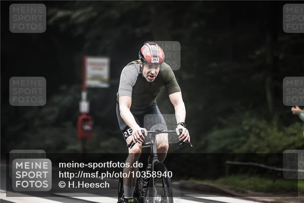 13.09.2026 - Stadtparktriathlon H.Heesch http://msf.ph/oto/10358940 13.09.2026 09:55:57 Radfahren 231, 263, 265 meine-sportfotos.de